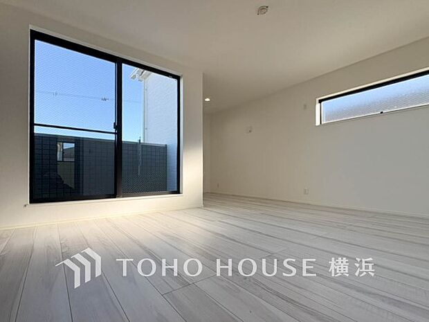 通風・採光にも優れ、心地よい光と風があふれています。