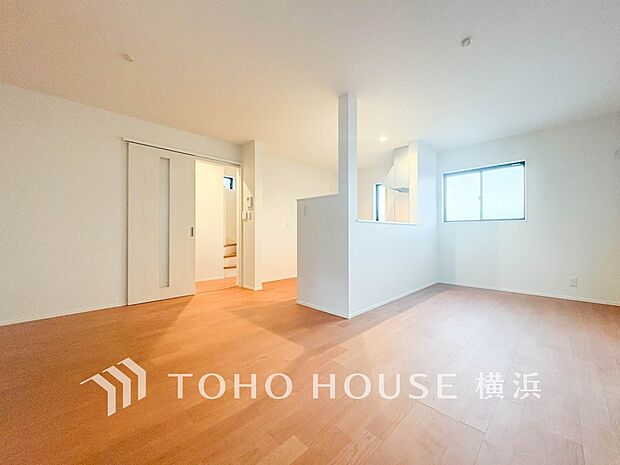 集いの場、憩いの場としての快適性を求めたやすらぎの空間です。