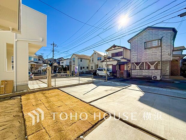 十分な広さのカースペースは、お車2台分の広さがあります。