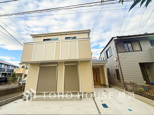 お住まいの顔となる玄関。住まう方のプライドを満たすクオリティを備えています。 