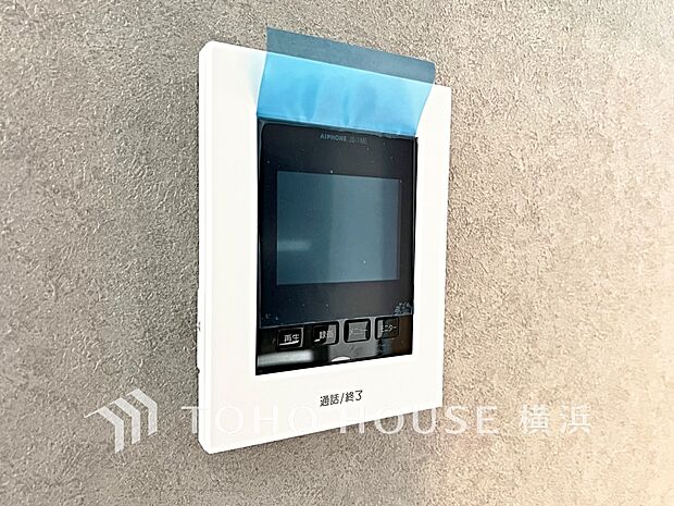 誰が来てもわかる様にモニター付きインターホンを設置。快適と安らぎを合わせた優しい設計。