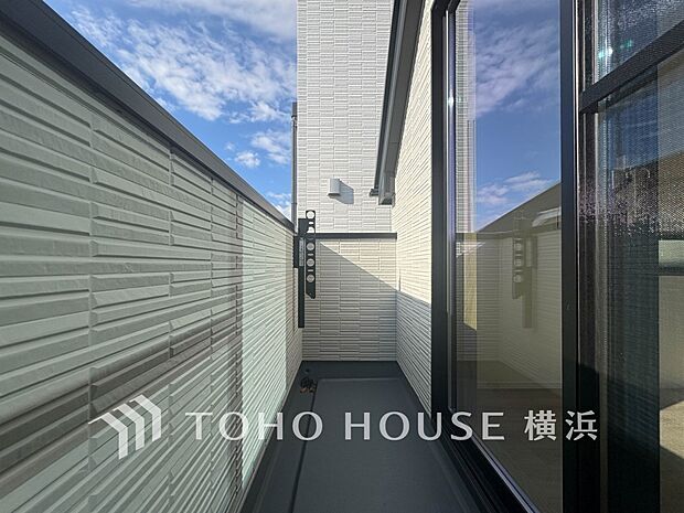 お部屋にも爽やかな風と暖かく柔らかな日差しが差し込み、毎日の暮らしを豊かに彩ります。