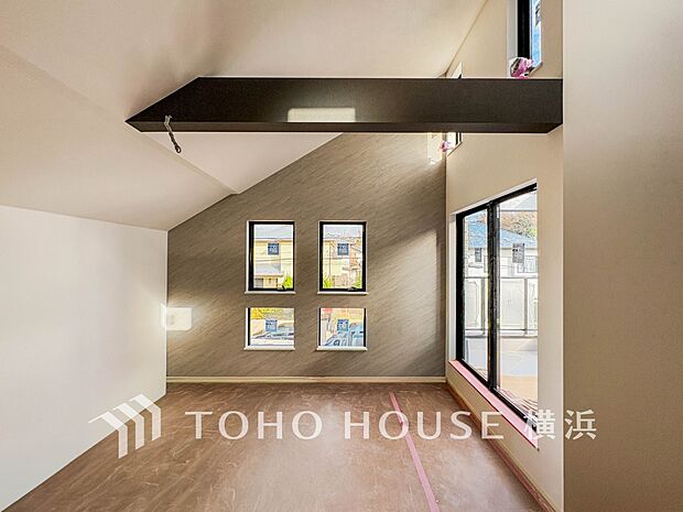 あたたかい日差しがたっぷり降り注ぐLDKは自然と家族の顔があかるい笑顔に。