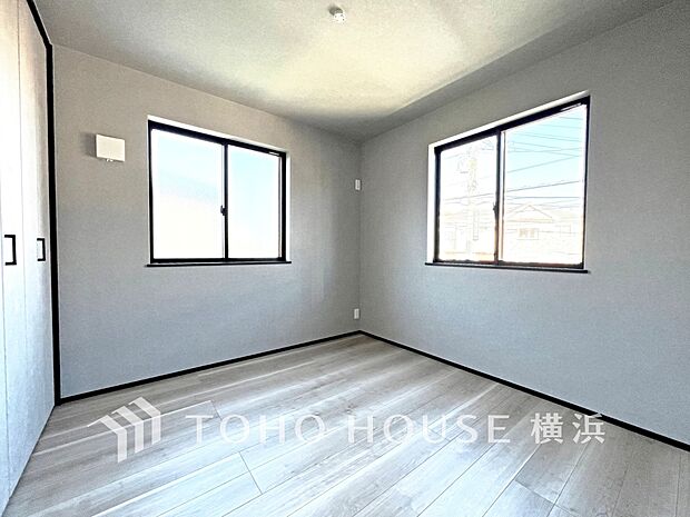 通風・採光にも優れ、プライベートな自分時間を快適に過ごせるお部屋。