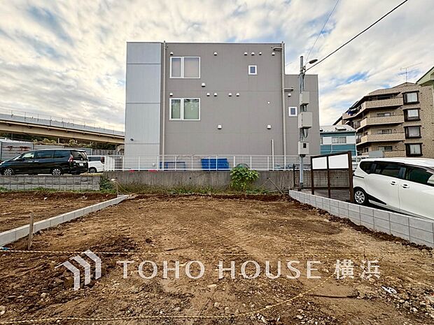 街並み全体のデザインへの拘りと充実した設備はきっとご満足いただける筈。(2025年12月撮影)