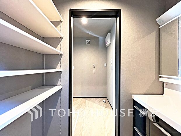 一日の始まりと終わりを心地よく演出してくれる、多彩な機能が備えられたパウダールーム。