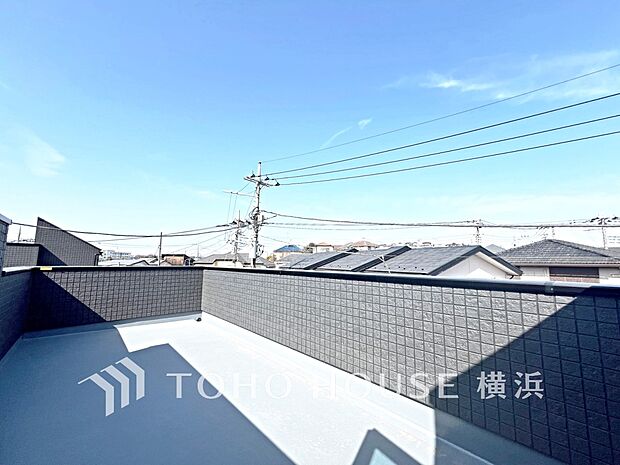 お部屋にも爽やかな風と暖かく柔らかな日差しが差し込み、毎日の暮らしを豊かに彩ります。