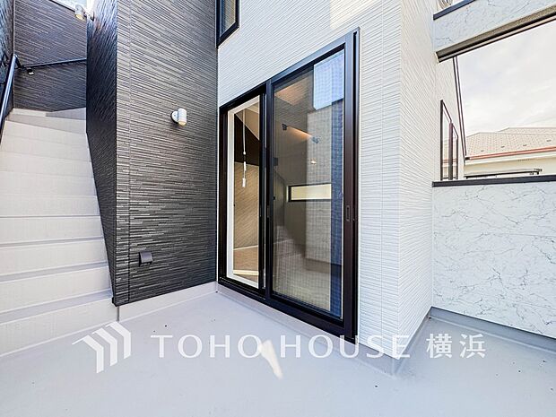 心地よい陽射しや暖かな風を楽しむことが出来るバルコニー。