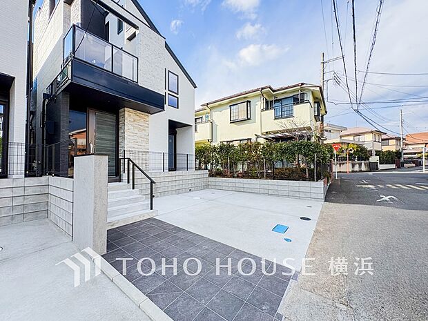 十分な広さのカースペースは、お車2台分の広さがあります。