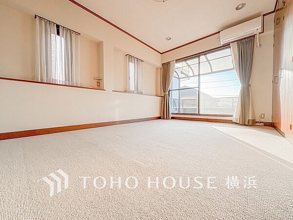 心地よい光と風があふれています。プライベートな自分時間を快適に過ごせるお部屋。