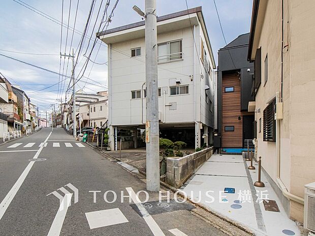 生活利便に優れた住環境に立地し、ゆとりある生活が送れます。