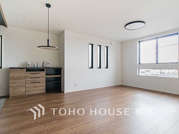 食事と楽しい会話が始まるスペース。