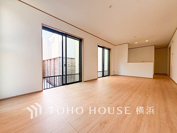 和やかで洗練された空間の演出。寛ぎとコミュニケーションを育む居心地のよい場所。