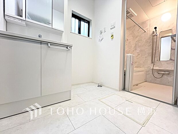 ご家族の1日が始まり、1日の終わりを締めくくる洗面空間。