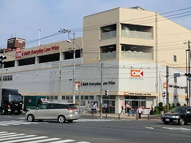 オーケー長津田店 900m 関東圏を中心に低価格でコスパの良い商品を取り扱うと話題のお店。週末にまとめ買いもいいですね。