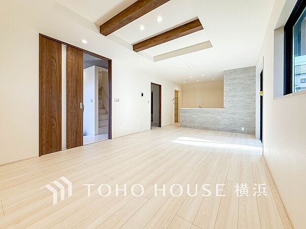 話に夢中になりすぎて、ついつい時を忘れてしまう。そんな束の間の幸せを感じさせてくれる場所。