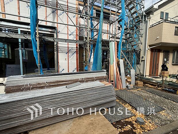 街並み全体のデザインへの拘りと充実した設備はきっとご満足いただける筈。(2025年12月撮影)