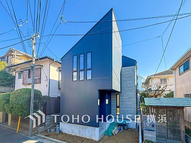 お住まいの顔となる玄関。住まう方のプライドを満たすクオリティを備えています。 