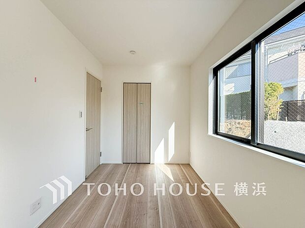 感性を育むプライベートルームはシンプルでスマートな空間。