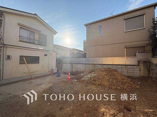 たっぷりの陽光と心地よい風が舞い込む住まい。(2026年1月撮影)