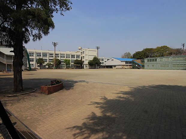 大和市立北大和小学校 1300m