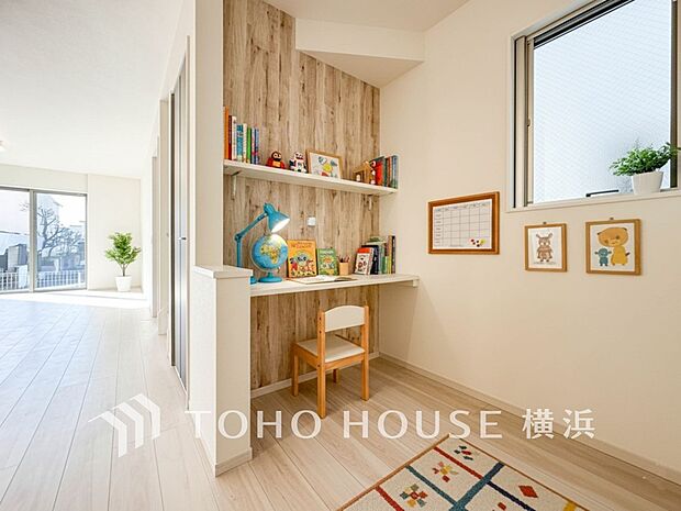 ちょっとしたデスクワークにもマルチに利用可能なワークスペース。