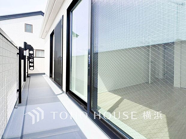 お部屋にも爽やかな風と暖かく柔らかな日差しが差し込み、毎日の暮らしを豊かに彩ります。