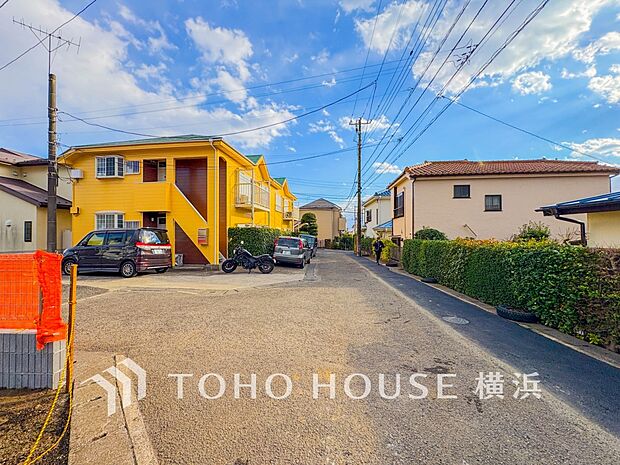 生活利便に優れた住環境に立地し、ゆとりある生活が送れます。(2026年1月撮影)