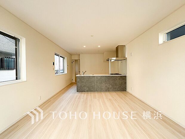 家族みんなが爽やかに健やかに過ごせるように、溢れる光をたっぷり取り込んだリビング。