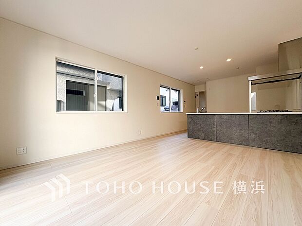 開放感あるリビングダイニング。ご家族とのんびりしたひと時を過ごせますね。