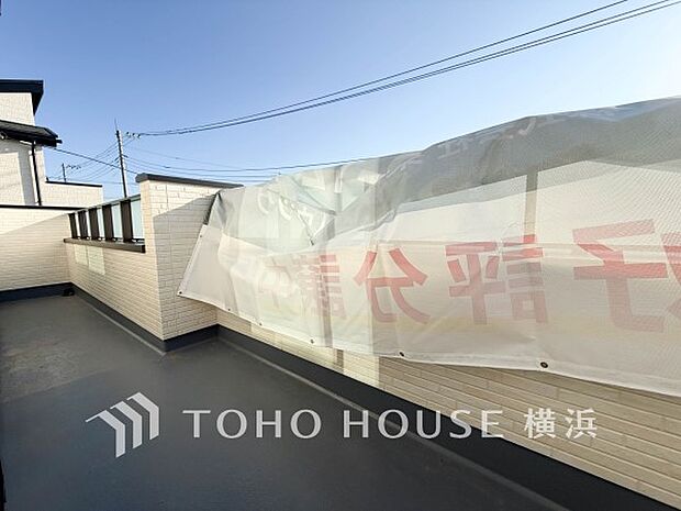 心地よい陽射しや暖かな風を楽しむことが出来るバルコニー。