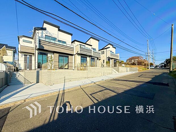 お住まいの顔となる玄関。住まう方のプライドを満たすクオリティを備えています。 