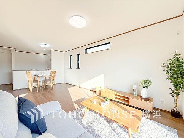 集いの場、憩いの場としての快適性を求めたやすらぎの空間です。