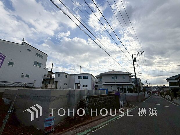 良質な環境に暮らす永住の邸がここに誕生します。(2026年1月撮影)