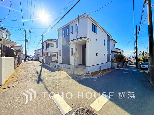 生活利便に優れた住環境に立地し、ゆとりある生活が送れます。