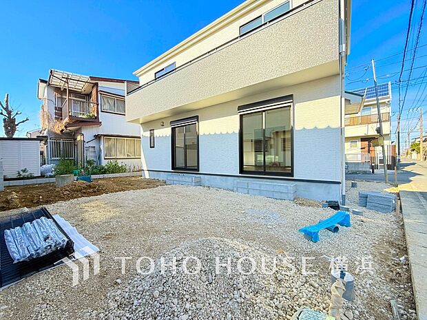 十分な広さのカースペースは、お車2台分の広さがあります。