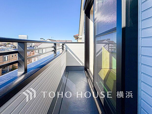 お部屋にも爽やかな風と暖かく柔らかな日差しが差し込み、毎日の暮らしを豊かに彩ります。