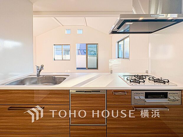 美味しいお料理も楽しいお喋りもキッチンを中心に広がります。