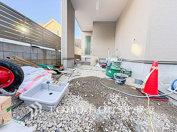 敷地内に駐車スペースがあると、日々の暮らしのをスムーズに運ぶ事が出来ます。