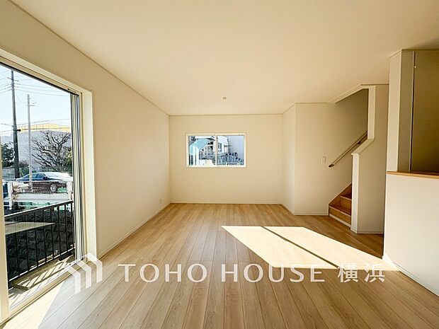 光と風があふれる開放的なリビングダイニングには自然と家族みんなが集まってきます。