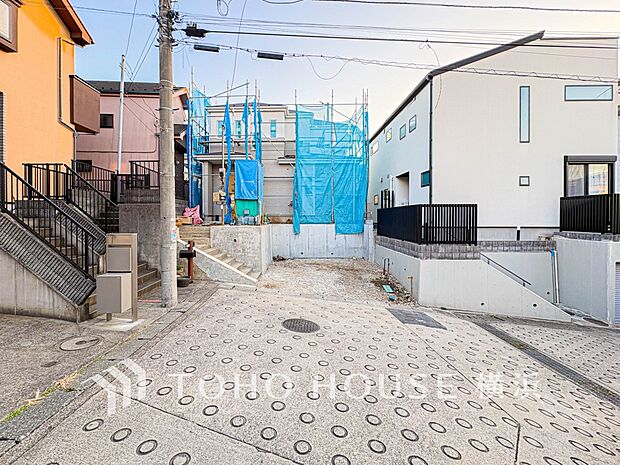 子育て環境、生活利便に優れた住環境に立地し、ゆとりある生活が送れます。（2026年1月撮影）