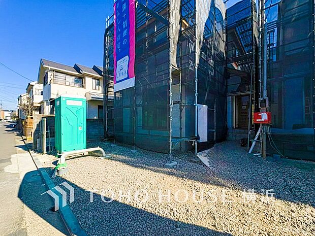 敷地内に駐車スペースがあると、日々の暮らしのをスムーズに運ぶ事が出来ます。（2026年1月撮影）