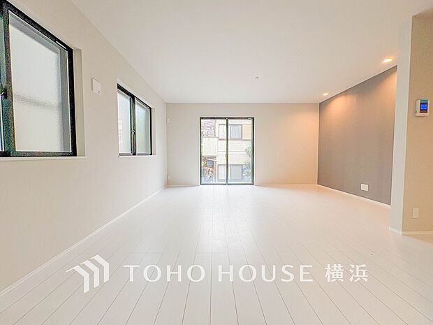 開放感あるリビングダイニング。ご家族とのんびりしたひと時を過ごせますね。