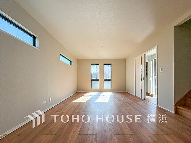 家族と過ごす時間を大切にしたい方にぴったりの明るくゆとりある住空間です。