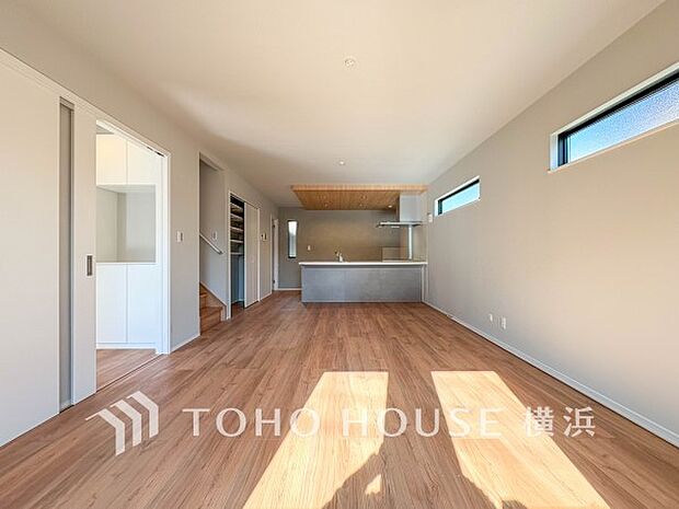 対面キッチンでリビングのご家族と会話を楽しみながらお料理できます。