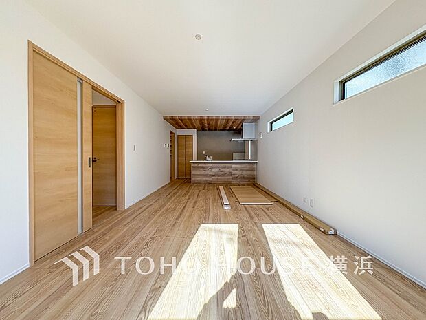 開放感あるリビングダイニング。ご家族とのんびりしたひと時を過ごせますね。