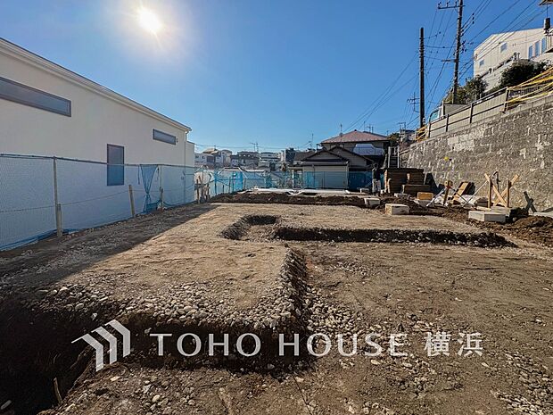 四季折々の変化を楽しめる心地よい場所となりそうなロケーションです。（2026年1月撮影）