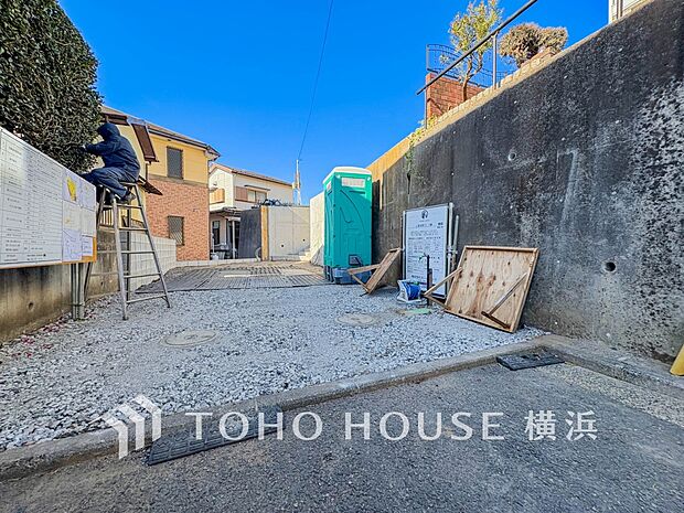 生活利便に優れた住環境に立地し、ゆとりある生活が送れます。(2026年1月撮影)