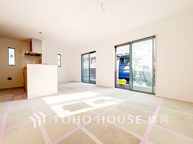 日当りの良い明るいリビングは、家族の笑い声に満ちています。（2026年1月撮影）