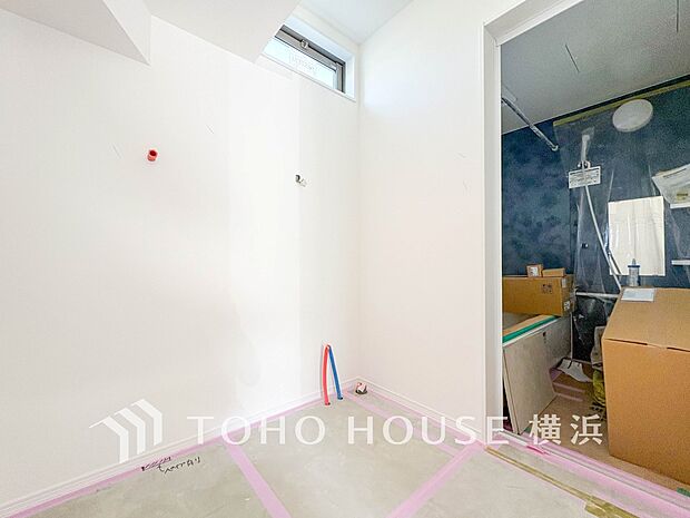 一日の疲れが癒される優雅な時間を堪能できるゆとりあるバスルームです。（2026年1月撮影）